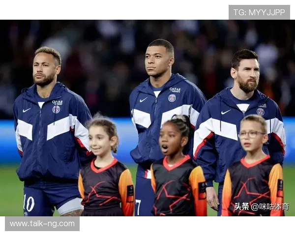 梅西领衔巴黎新赛季首秀引爆球迷热情