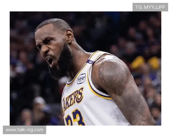 篮球巨星赛季惊艳表现引爆赛场 球迷热议精彩瞬间不断